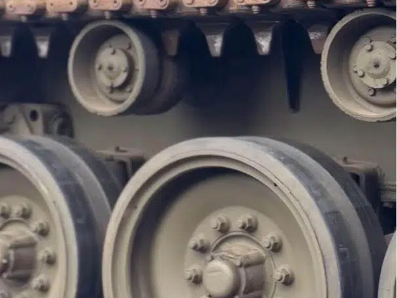 履带底盘聚氨酯轮在农业和军工业中的应用探索